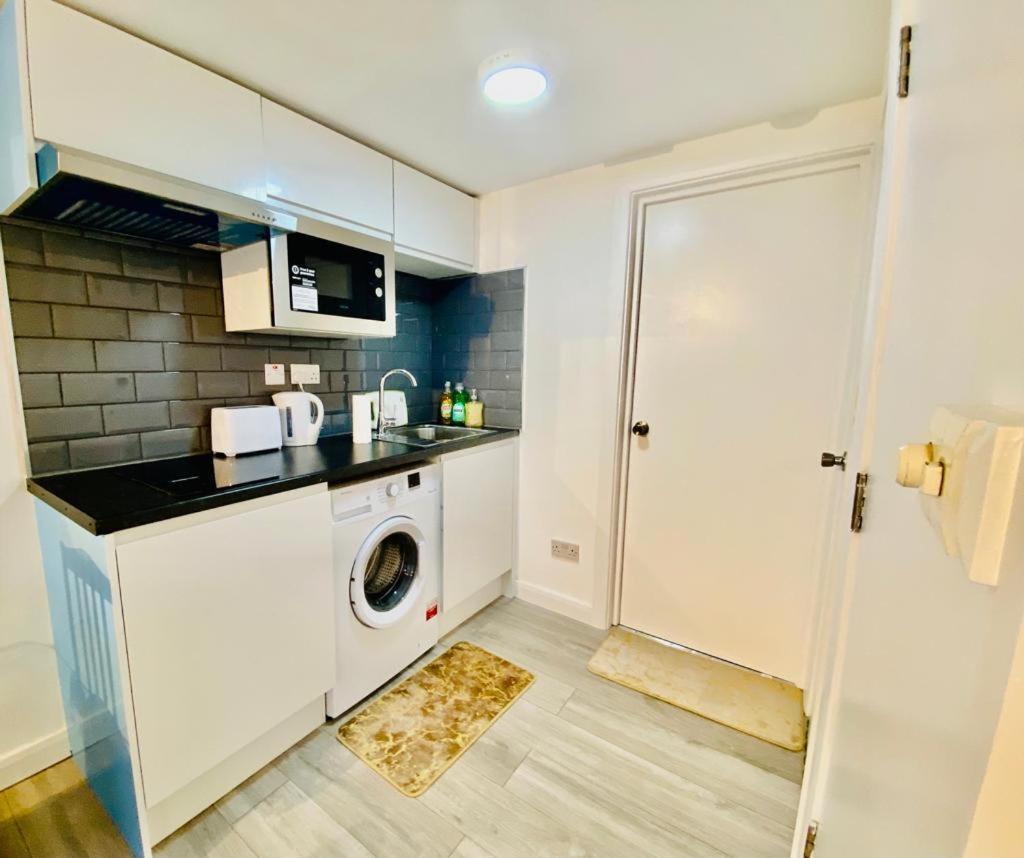 One Bedroom Wembley Stadium In Londra
